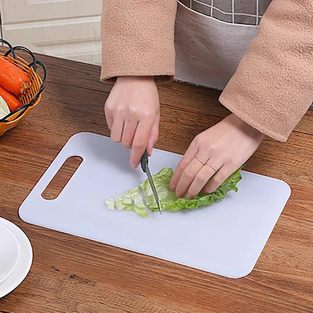 planche decouper plastique blanche