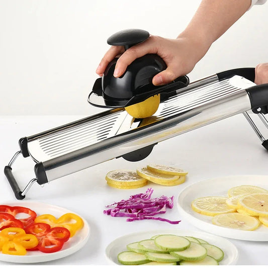 mandoline ajustable et protection pour les doigts