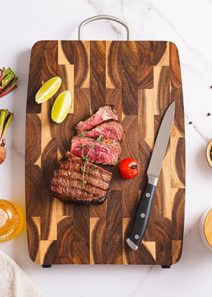 planche à découper en acacia steak