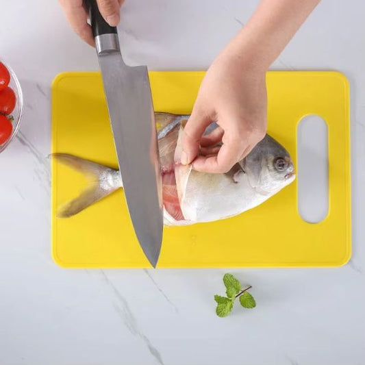 planche decouper plastique jaune utilisation poisson